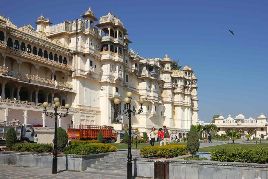 city palace udaipur tour